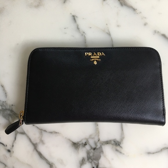 • Prada • Saffiano metal oro zip around wallet - Picture 2 of 8
